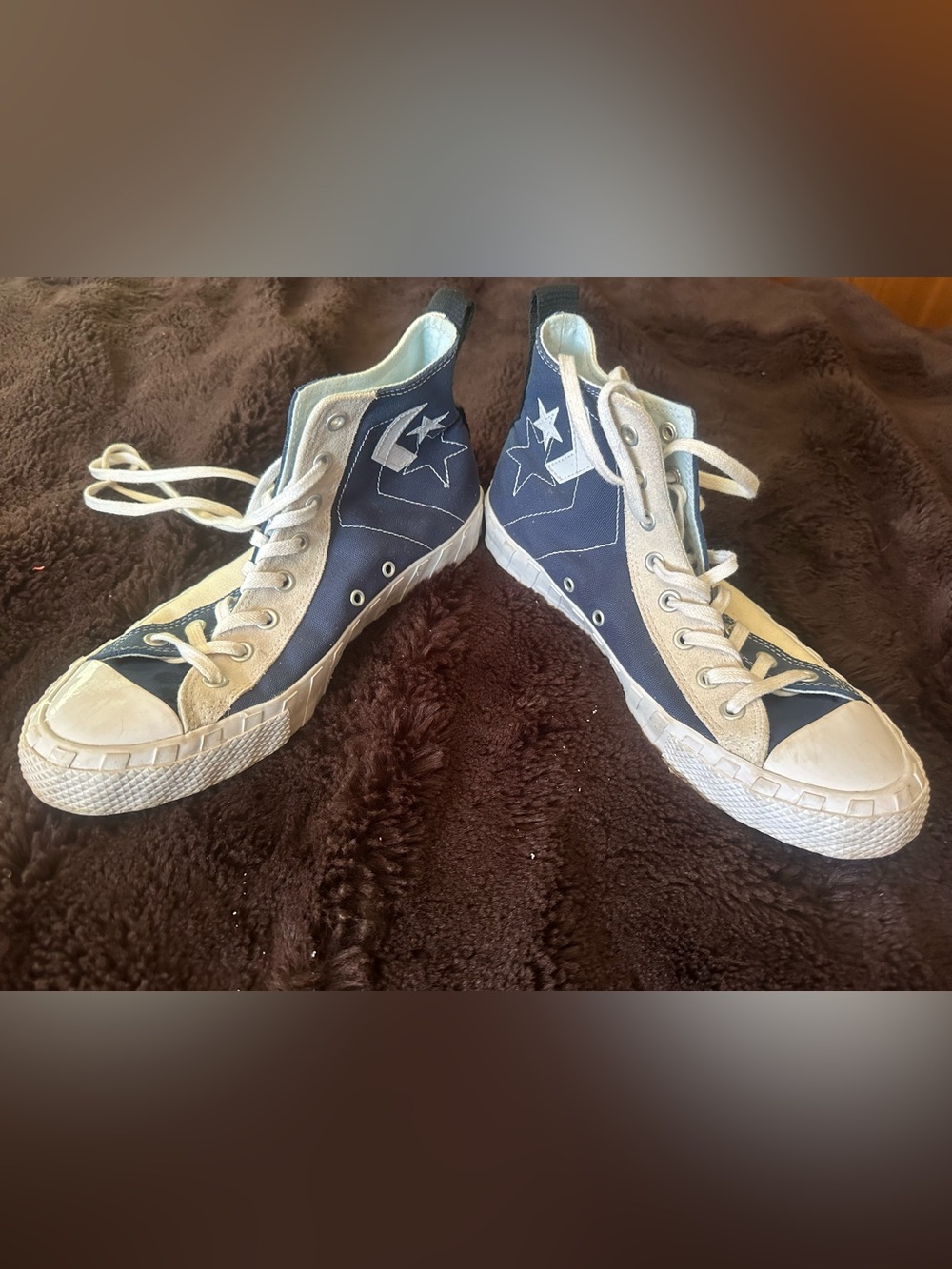 Converse Men’s Navy and White High-Top Sneakers with Star Patch